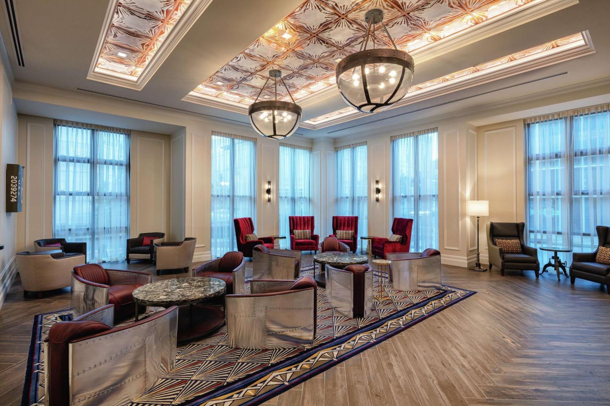 The Higgins Hotel New Orleans, Curio Collection By Hilton Dış mekan fotoğraf